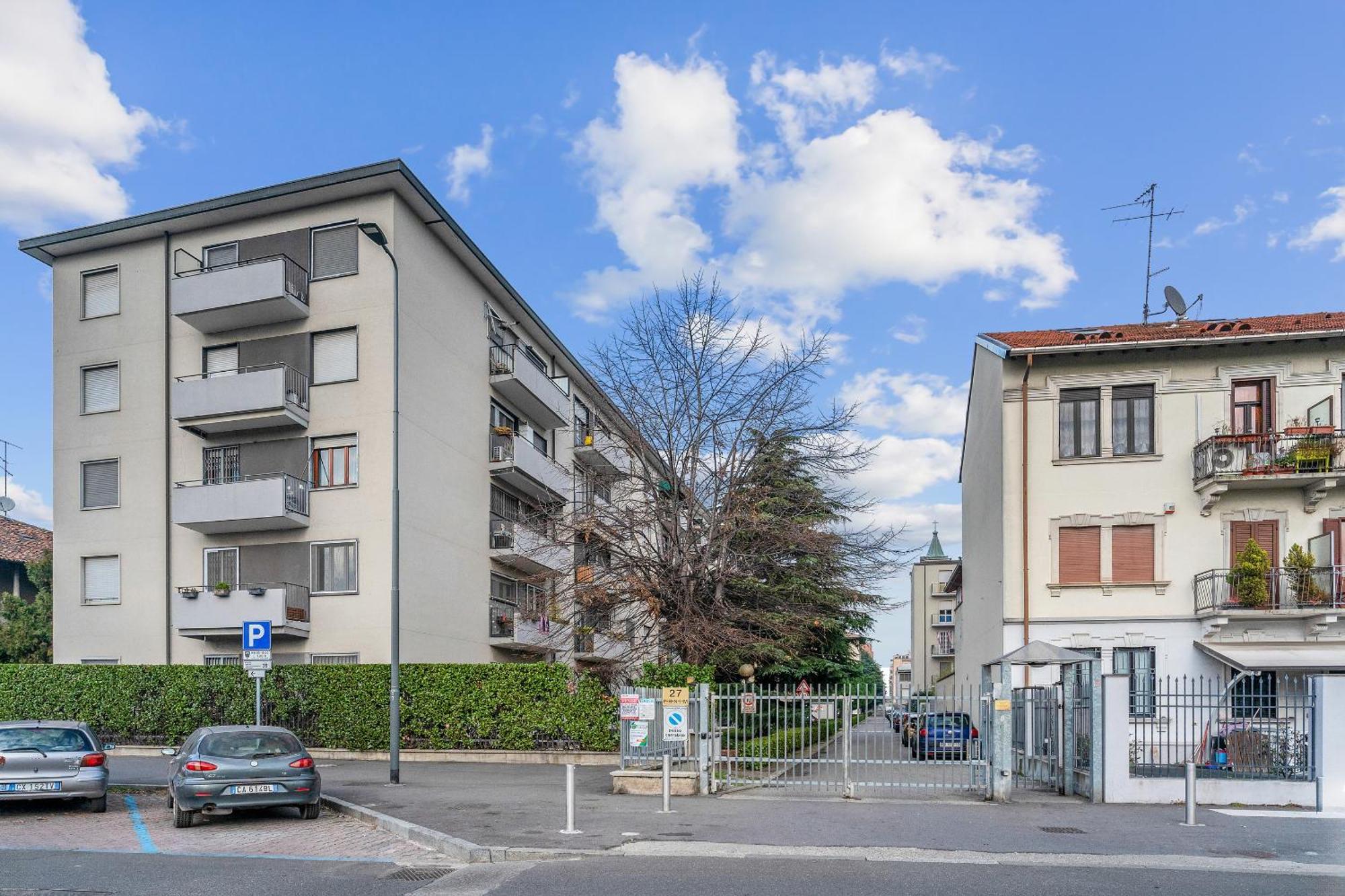 Rog27-Large Apartment With Transport Close To Home- Milán Exterior foto